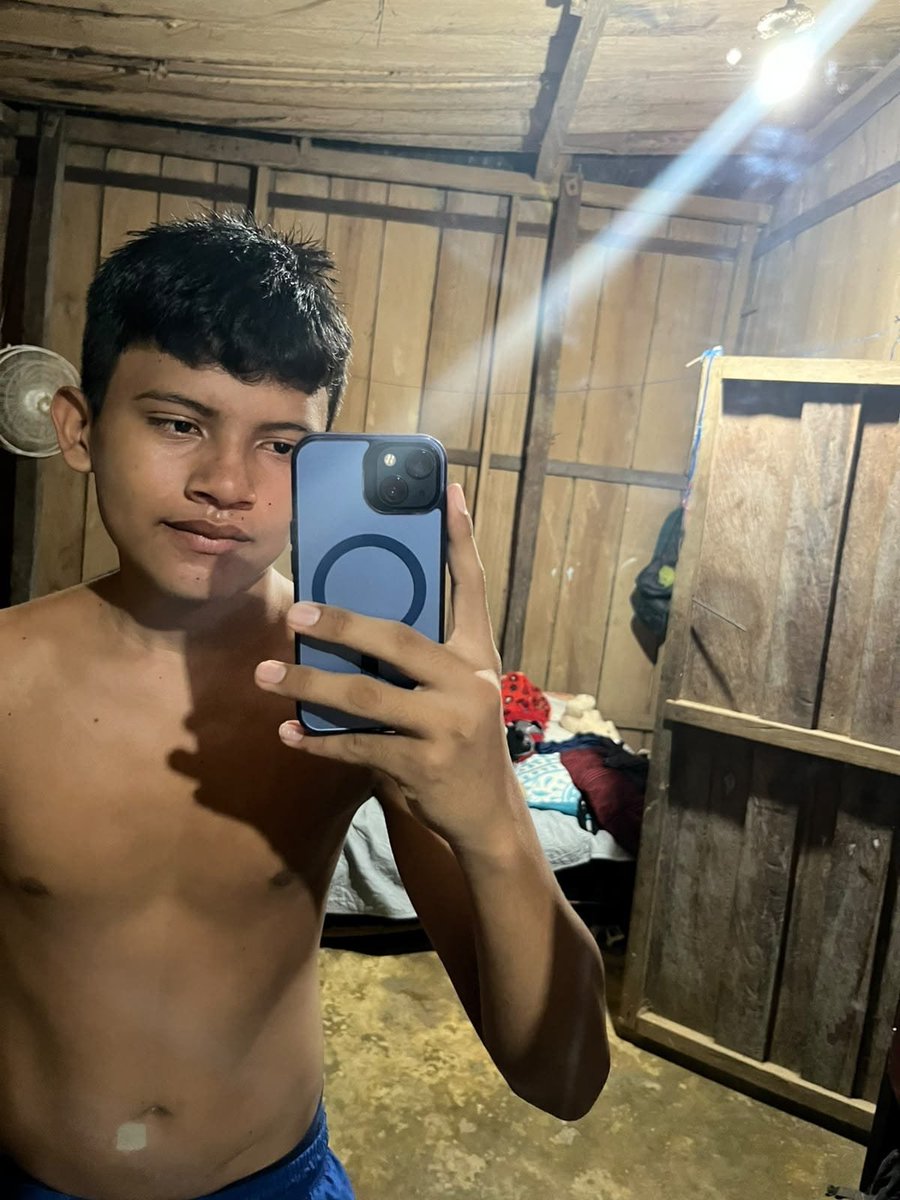 DittaEdwar25's tweet photo. Hola chicos 🥴 https://t.co/mBZNTJFixv