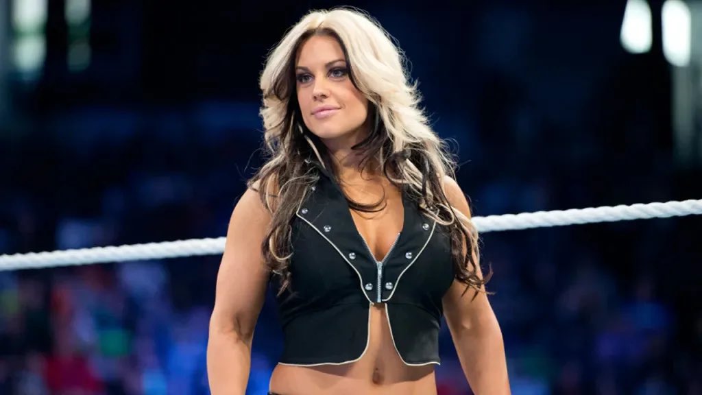Rantocoon's tweet photo. @peliroucka @TheBethPhoenix and she is the only one from her era that never received a glam slam https://t.co/CCi2Yzo69U