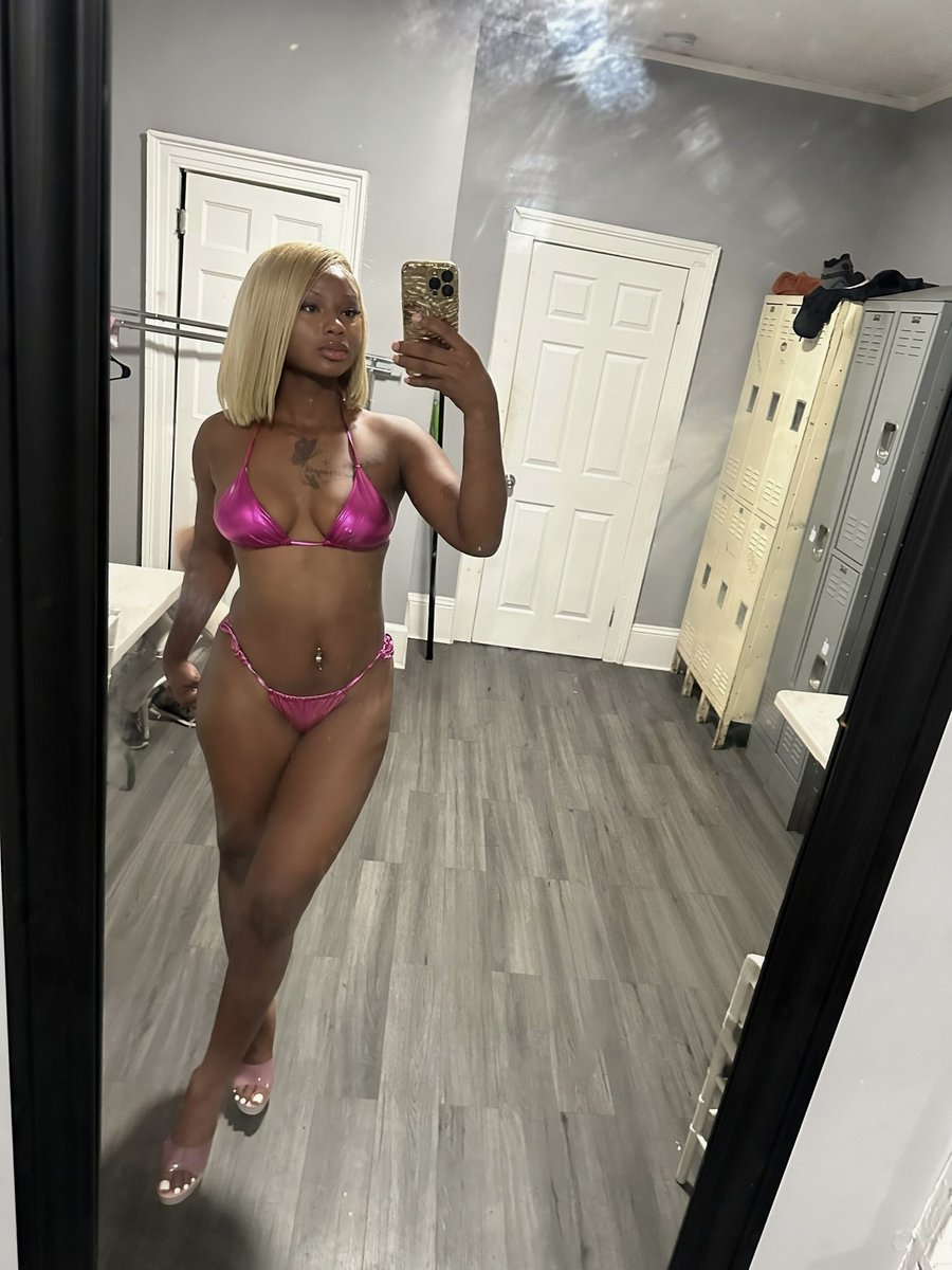 urfavabi's tweet photo. He say I'm bad, he prolly right💋 https://t.co/fQdv5gsIIo