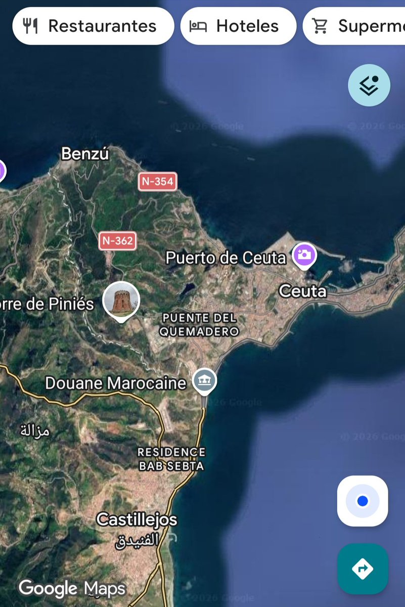 Jerodebobadilla's tweet photo. @Sr_Donze @Johanissber @Celtabasado Adjunto capturas de Ceuta y Peñón de Vélez de la Gomera, @Sr_Donze. Seguramente, se base en Google Maps, como muchas otras redes sociales o sitios web. Ahora bien, la cesión está sobre la mesa, con mapas o sin mapas https://t.co/bx7uHzj4ho