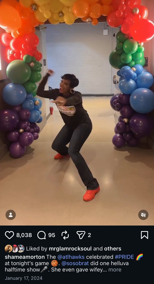 TheLyrikLondon's tweet photo. Just say yall hate her. She literally can’t do shit. Y’all will CREATE a reason to be mad. While one was In church shaming gays the other been in support 🙂 https://t.co/wTsh4J94Vm