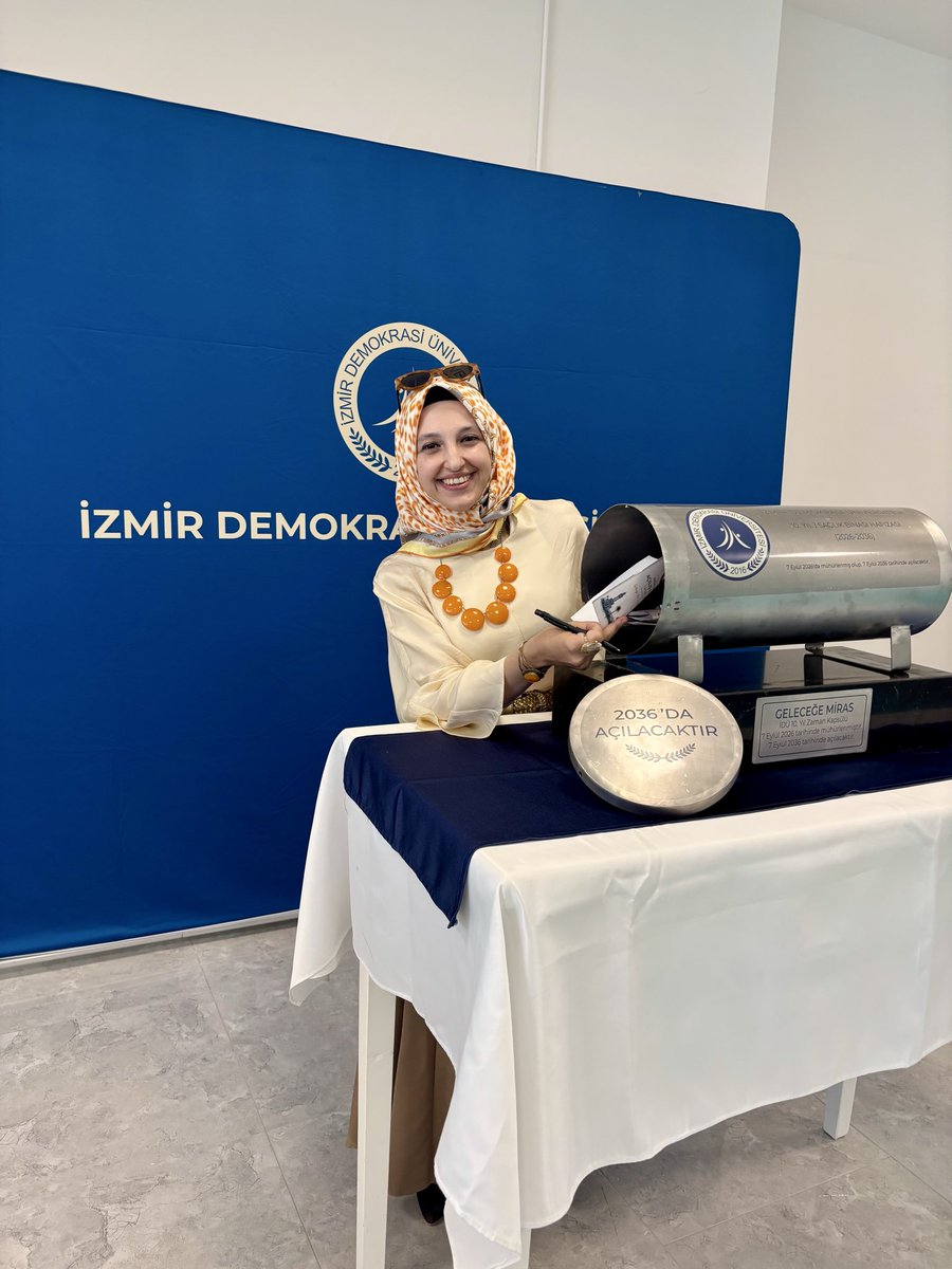 ghrglcr's tweet photo. 2036’da açılmak üzere kapatılan kapsülümüze  notumuzu bıraktık. https://t.co/tyz0WrBXbO