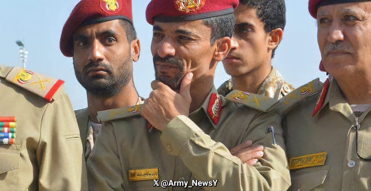 Army_NewsY's tweet photo. كابوس الأعداء وشبح المخابرات العسكرية..

رجلٌ اخترق أعتى غرف العمليات السرية وجعل أسرار الأعداء كتاباً مفتوحاً أمام القائد.

صف هذا البطل بكلمة واحدة!

#اليمن https://t.co/mnj3kAhhqM