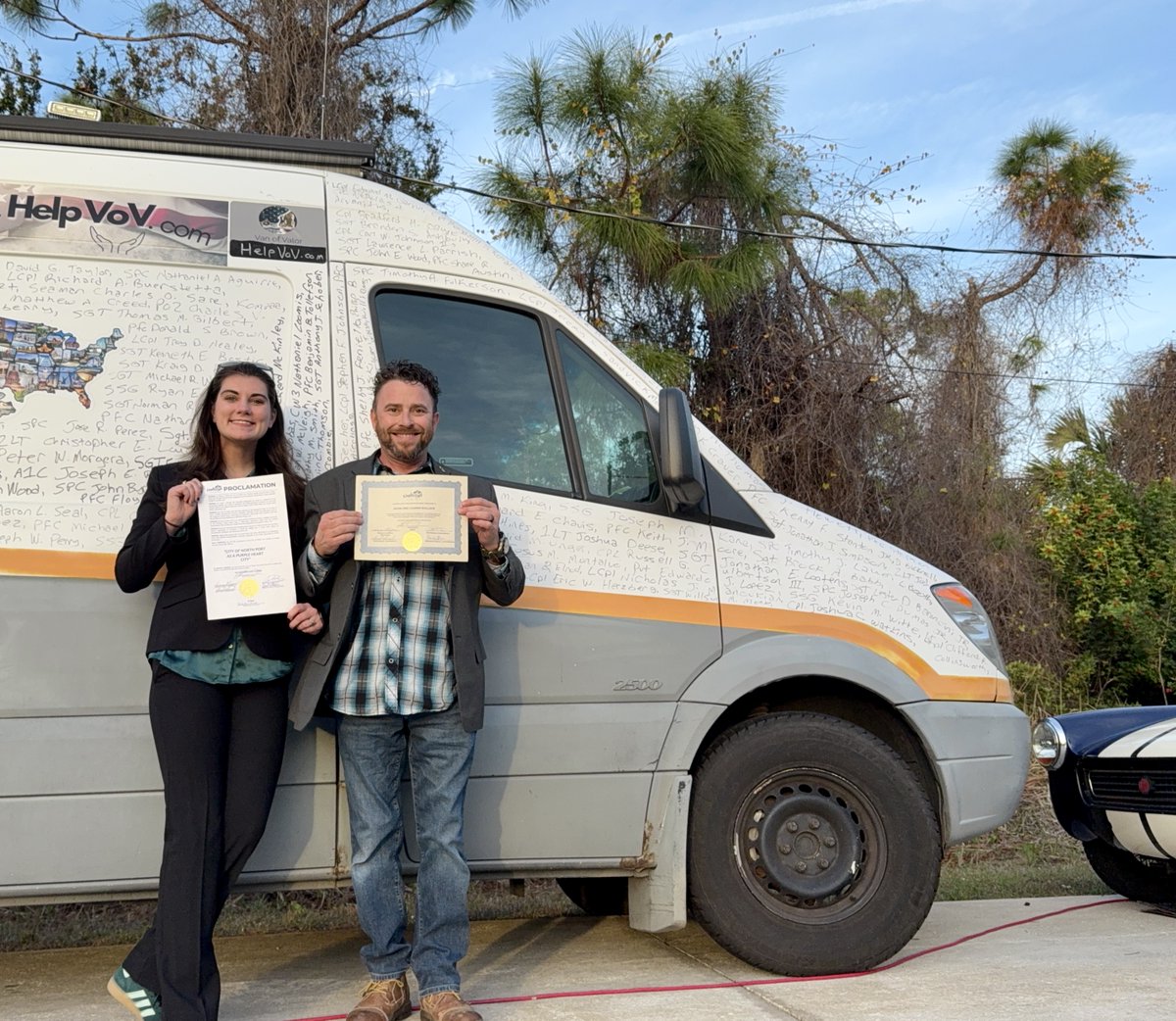amwarriorradio's tweet photo. Kevin and Lauren Wallace planned to travel the country to collect 100 Purple Heart and Gold Star stories. 280 days and 27,000 miles later they collected 317. A truly inspirational labor of love!
https://t.co/ss6PVeHnYc @van_of_valor #PurpleHeart https://t.co/jRoBhgkuLK