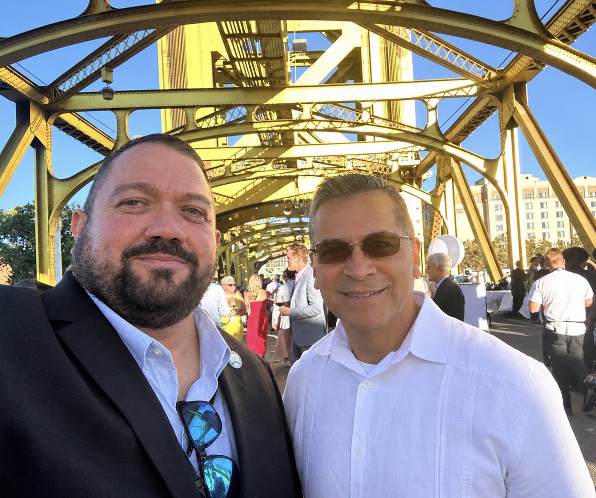 adrlopez's tweet photo. Tower Bridge 🌉 dinner 🍽️ as part of my Labor Day weekend makes the holiday that much more special! 🥘 🍷 #farmtofork https://t.co/r1pm3AGjXn
