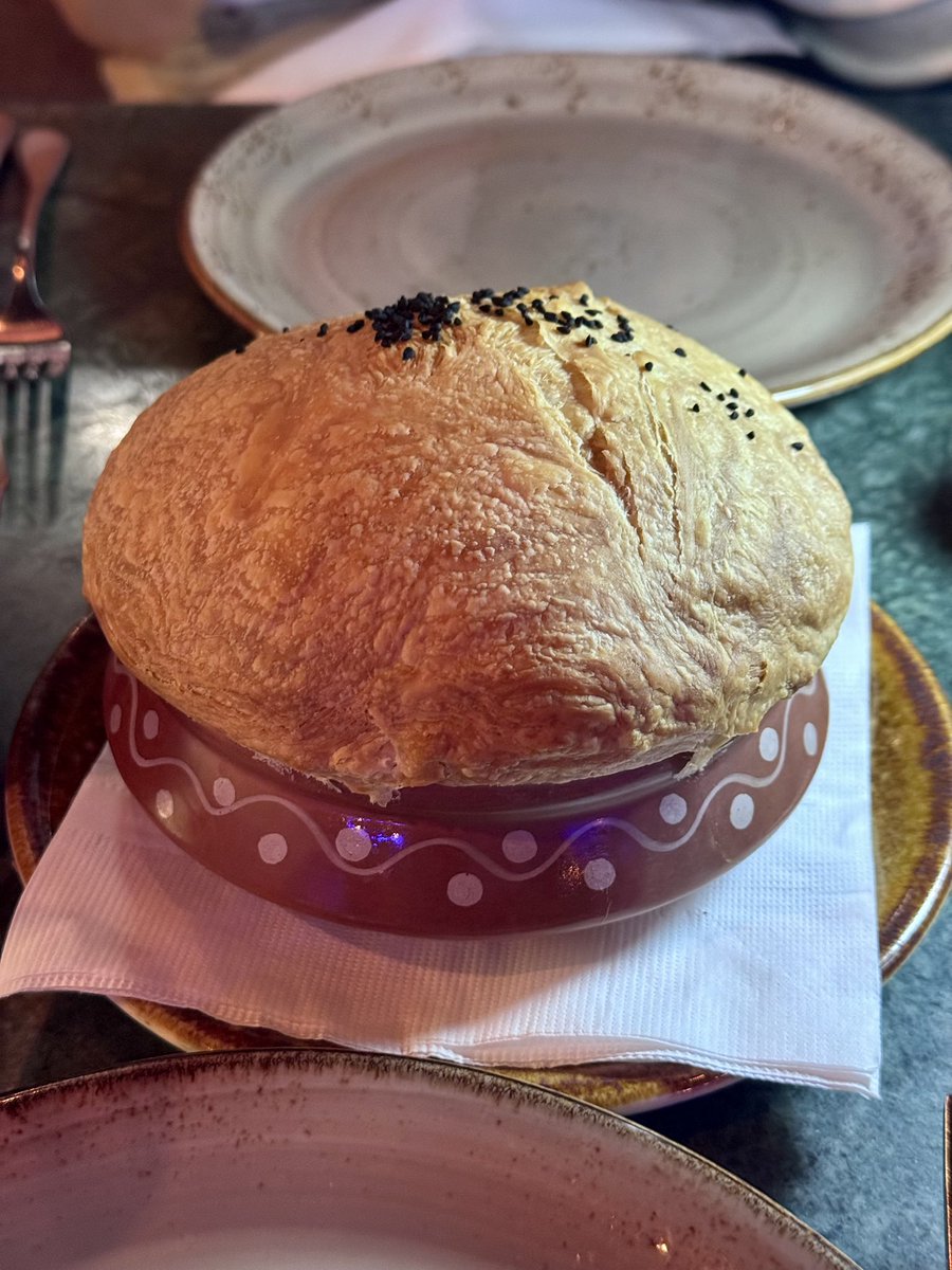 TJO_datasci's tweet photo. 夕食はお洒落な現代インド料理。シークカバブもダン・ビリヤニも美味かった。パイ包みダン・ビリヤニというアイデアは無かったわ https://t.co/UdtjTAAH4A