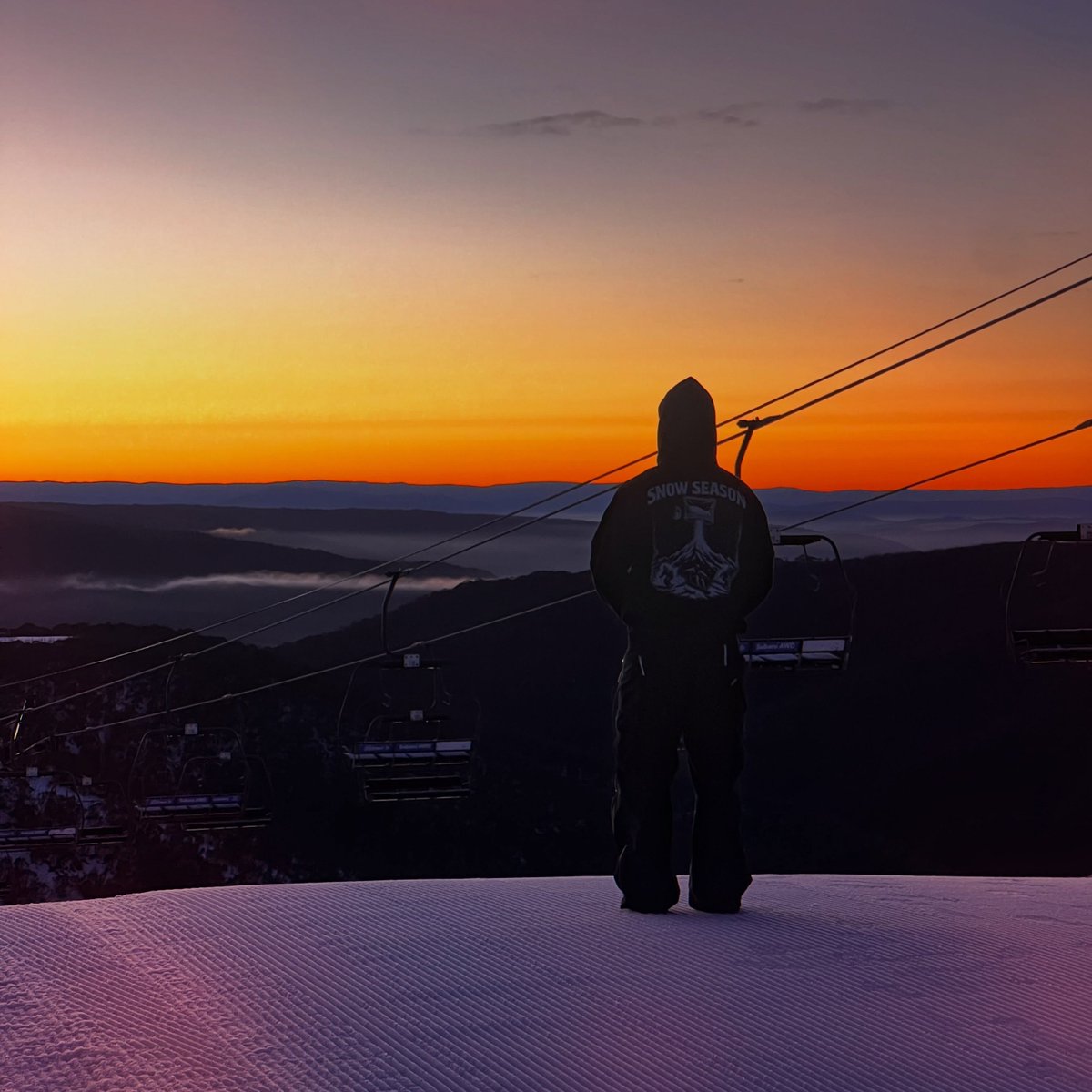 BeataBratt3a's tweet photo. How good that alpine air feels. Happy Friday, friends! https://t.co/lGB4WRwNF1