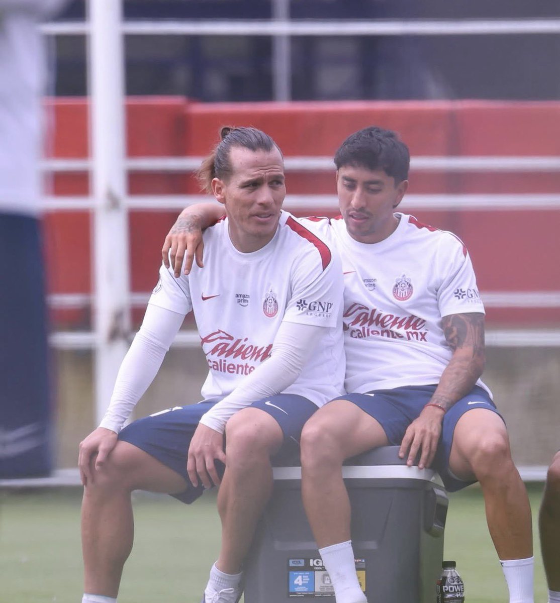 fforsavage's tweet photo. - au #cmvea #goveoso 
desde que llegaste tu 

donde 🐺 y 🐻 tenían una relación a escondidas del club durante ya casi 1 año, pero la llegada del nuevo 🫰🏻 cambia todo, pues 🐺 jamás pensó que aquellas interacciones que este mismo tenía con 🔔 despertarán extraños celos en el. https://t.co/Lu4RWqNUXv