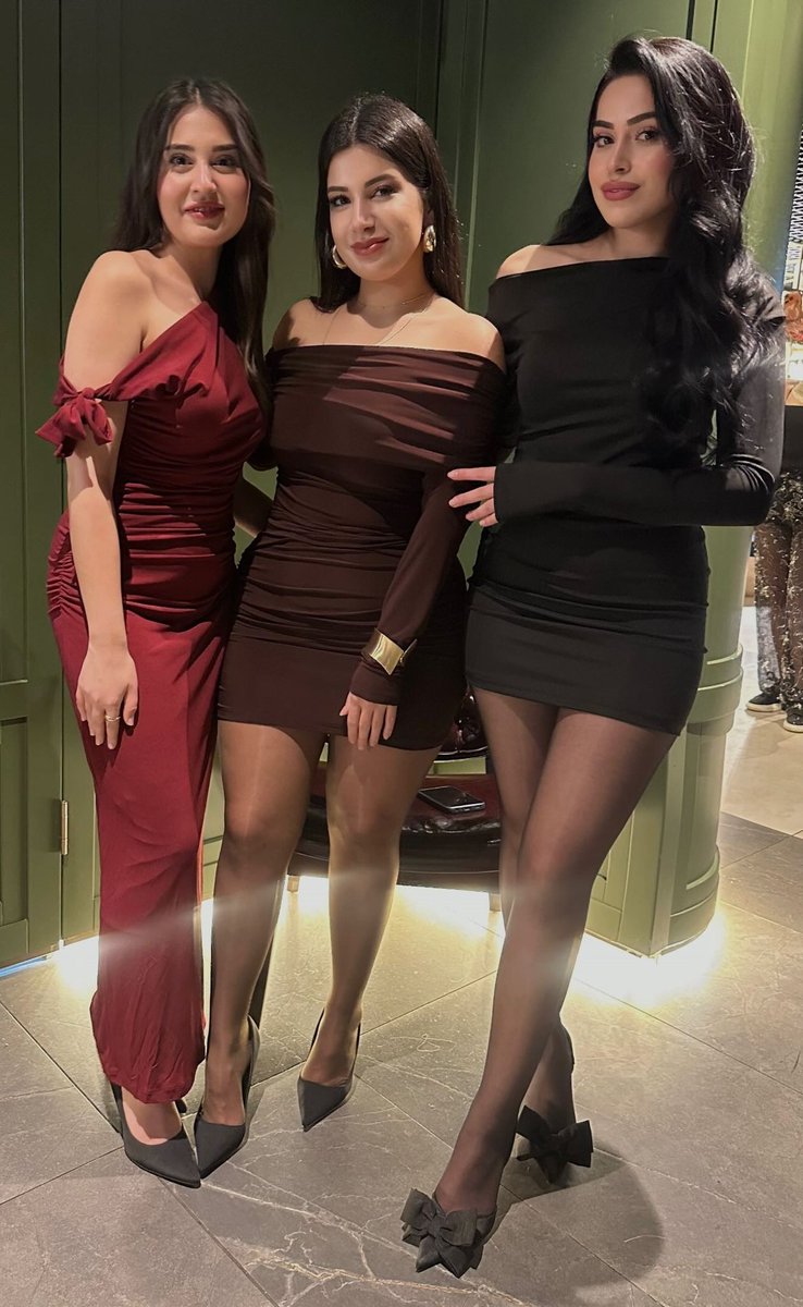 heellover955's tweet photo. Followers submitted his work colleagues 

Who you picking 1, 2 or 3? 

Love the style of heels especially the bows https://t.co/xPALICpZ5r