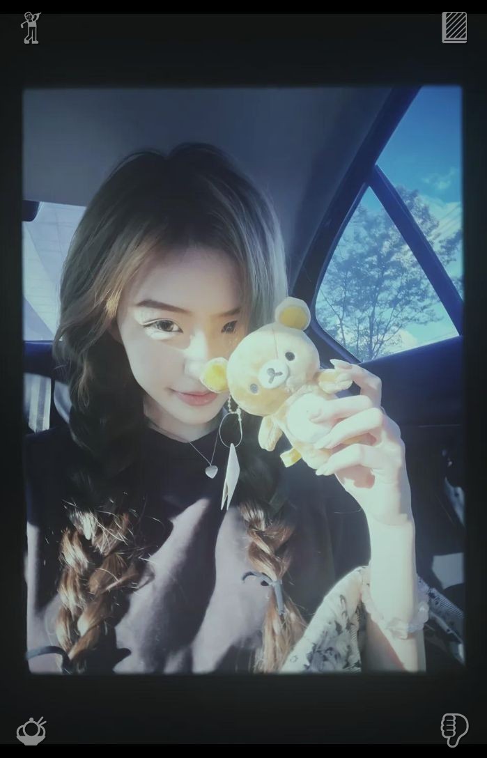 TakacoNoborder's tweet photo. 🥕Playing badminton with his girlfriend, they came across a ball. As they strolled across the field, the blades of grass brushed against their shoes while birds chirped from the branches overhead. Clara lets the sunlight warm her cheeks and the breeze tousle her hair, and for a https://t.co/8StAl04M8O