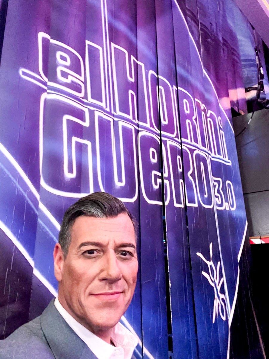 Carlos_Latre's tweet photo. Qué alegría volver a @El_Hormiguero ❤️🐜

Gracias a Pablo y a todo el equipo por recibirme con tanto cariño. ¡Qué bien lo hemos pasado! 😂

¡Feliz de volver! ❤️

#AlsinaLatorreEH #carloslatre #humor https://t.co/bSUYmE0yVc