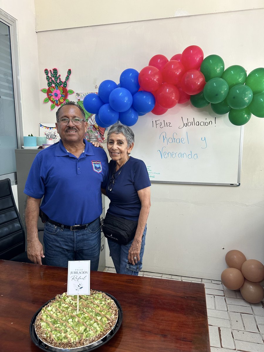 cebedumx's tweet photo. El pasado 01 de septiembre despedimos con mucho cariño a Veneranda Bernal y Rafael López, quienes después de 28 y 30 años de entrega culminan su etapa laboral. Gracias por su invaluable servicio. Les deseamos una jubilación llena de alegría. ¡Enhorabuena!

#EstudioyFortaleza #CEB https://t.co/02XCrbq25B