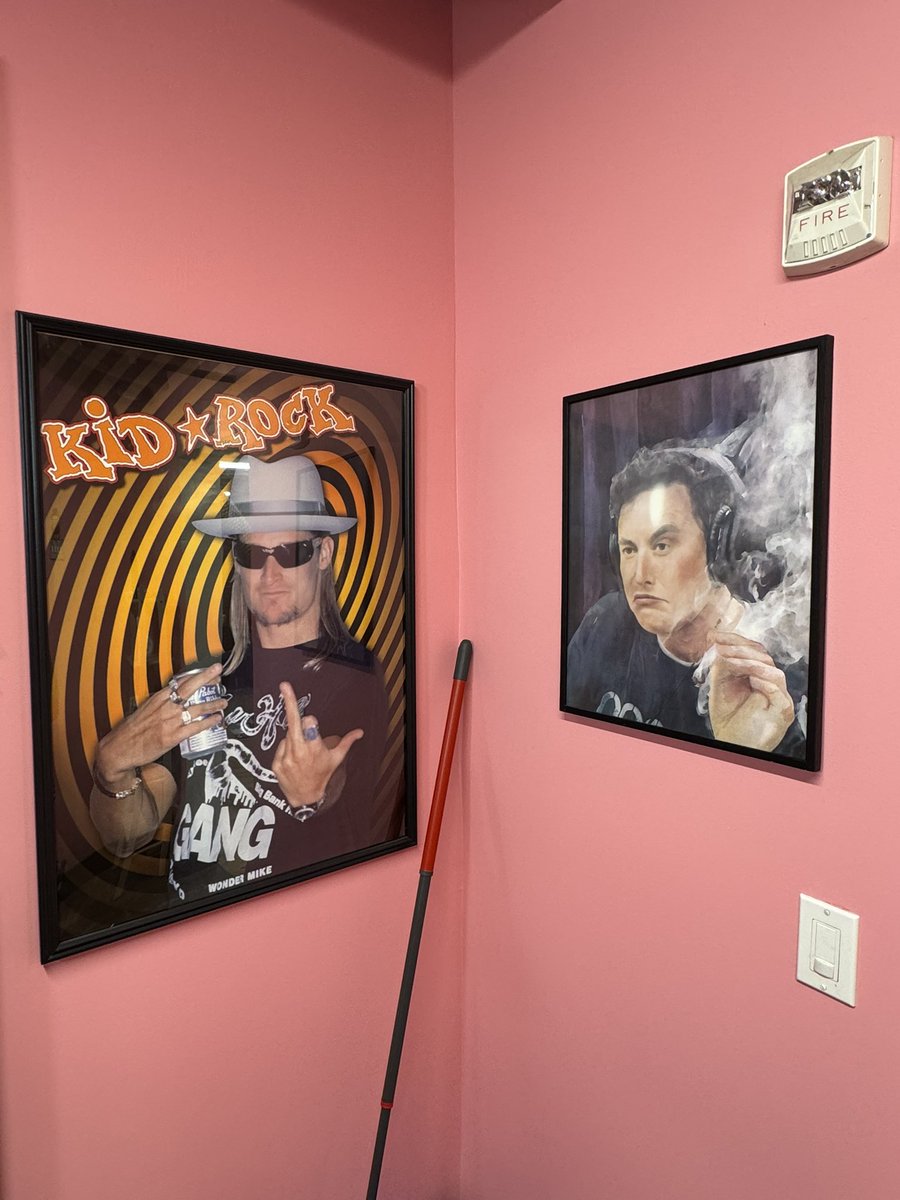 supermega's tweet photo. More inspiration hidden in the corners! ❤️ https://t.co/cDlT9ih8AD