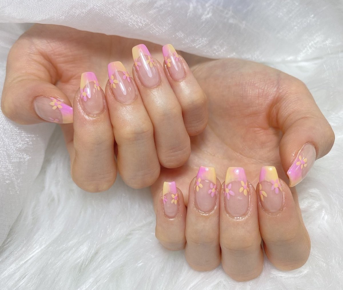 早いし上手いし
文句なしネイル屋さん🥺💅
上京してずーっと通ってる(3年半)
デザインをニュアンスで通じるのも本当にすごい!
錦糸町にあるLien Nail Salonです♡
(リエンネイルサロン)
私最初から梨奈さん(店長)指名で通ってます🫶 https://t.co/IbIzzuu3iF