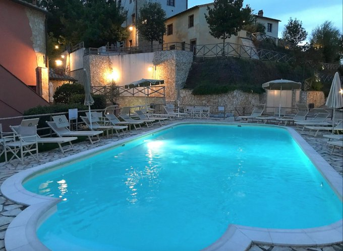 CasettaDelBorgo's tweet photo. Sie können in unserer Wohnung, La Casetta del Borgo, einen erholsamen Urlaub inmitten der Natur verbringen, in der Nähe von San Gimignano, Siena, Volterra, Florenz und Pisa.
https://t.co/jwJuGCyPju
#Toskana #ferienhaus
#urlaub #vermietungen #SanGimignano https://t.co/geInpX8qVd