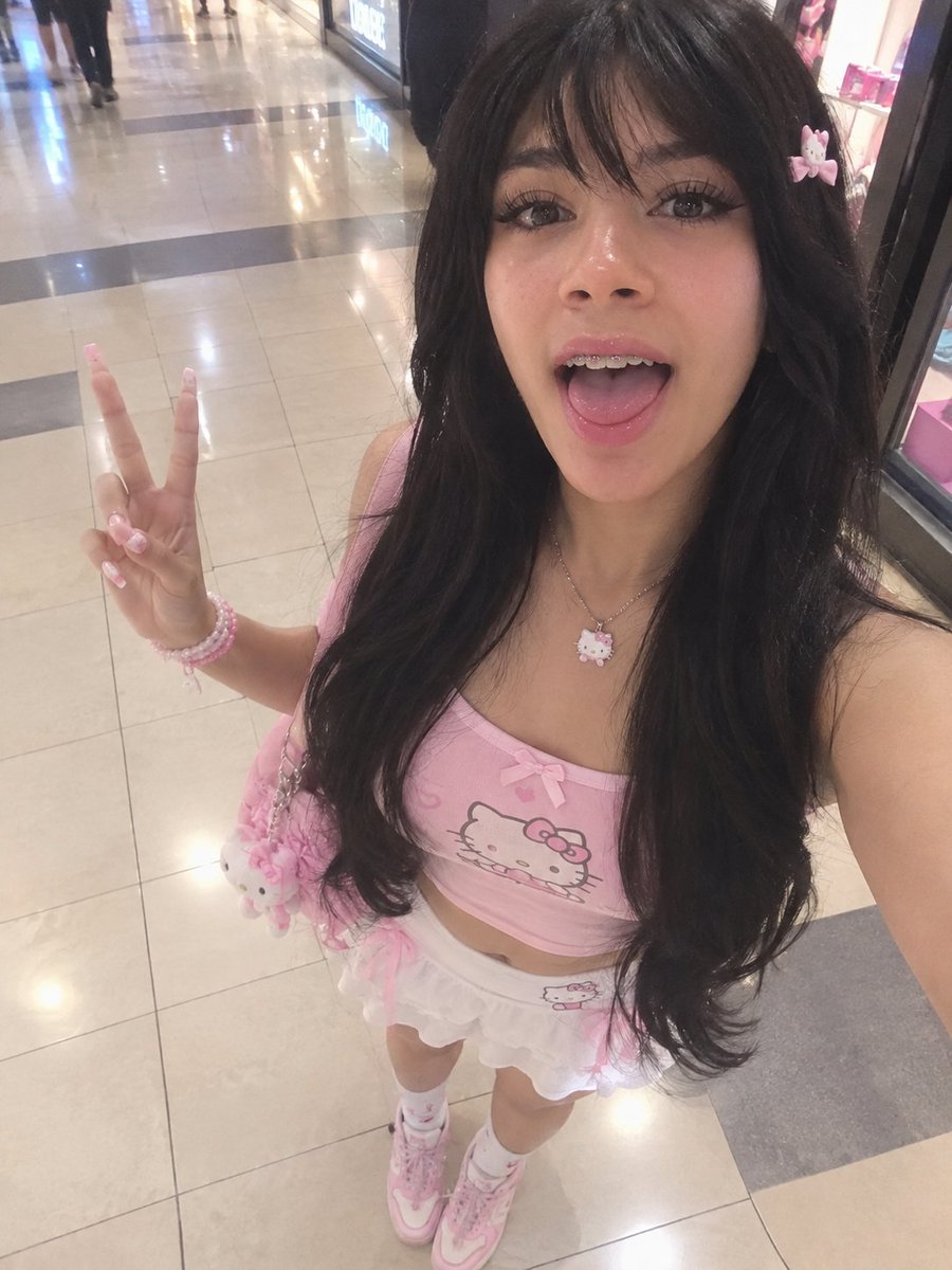 sergycutieuwu's tweet photo. ✨🎀💗 HIIIIII CUTIEEEESSSS OMGGGG 😭🩷🫶🏻🌸✨ JUST A LITTLE REMINDER THAT WE’RE SERVING MAXIMUM KAWAII ENERGY TODAYYY 💅🏻🎀💞🌷💕✨ SPARKLES, SMILES, GOOD VIBES, PINK ENERGY & MAIN CHARACTER MOMENTSSSSS 🥹🩷👑🎀 #femboy #femboyespañol #kawaii #baddie #cutecore #adoreable #cute https://t.co/3D3HWzcPuQ