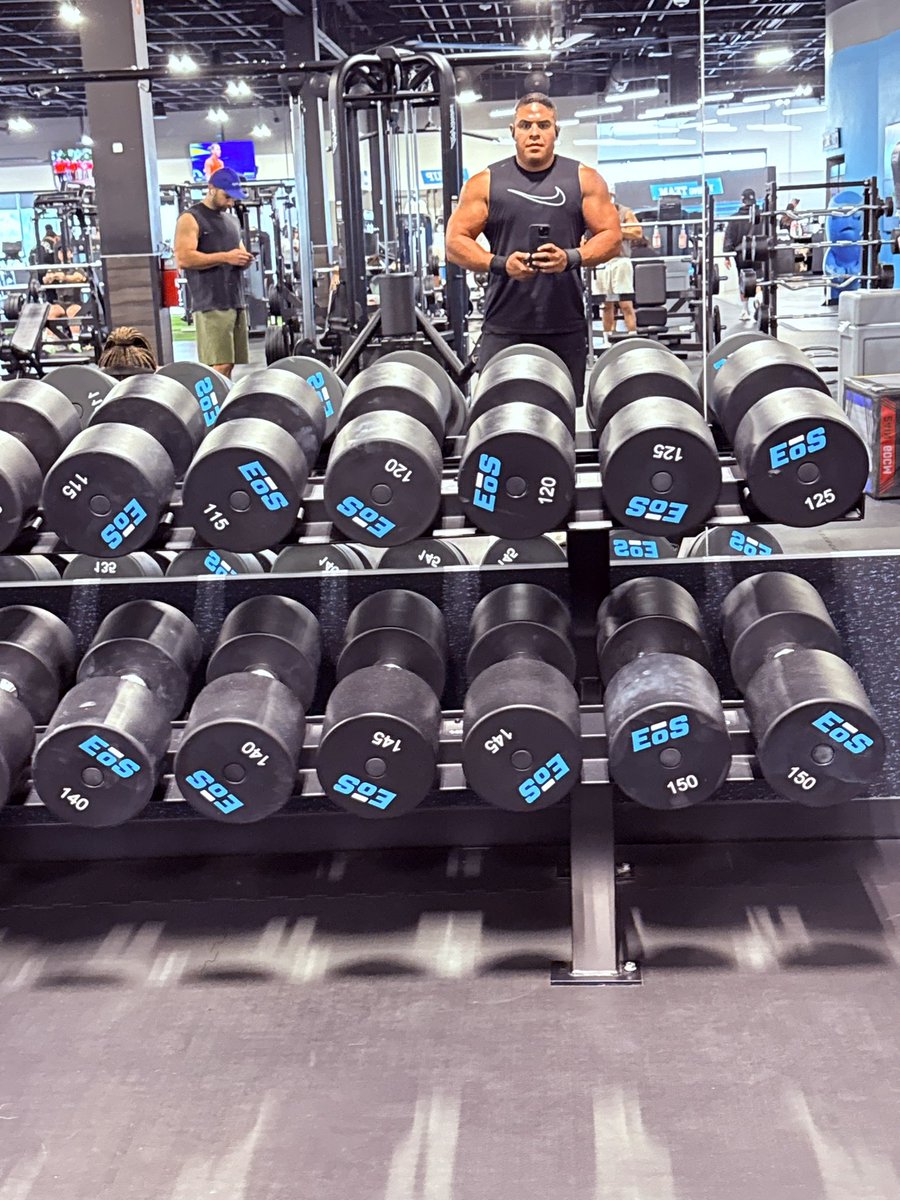 txstud6969's tweet photo. Boulders for shoulders . #liftheavy #htown #htx https://t.co/D6JFBqE4Rb