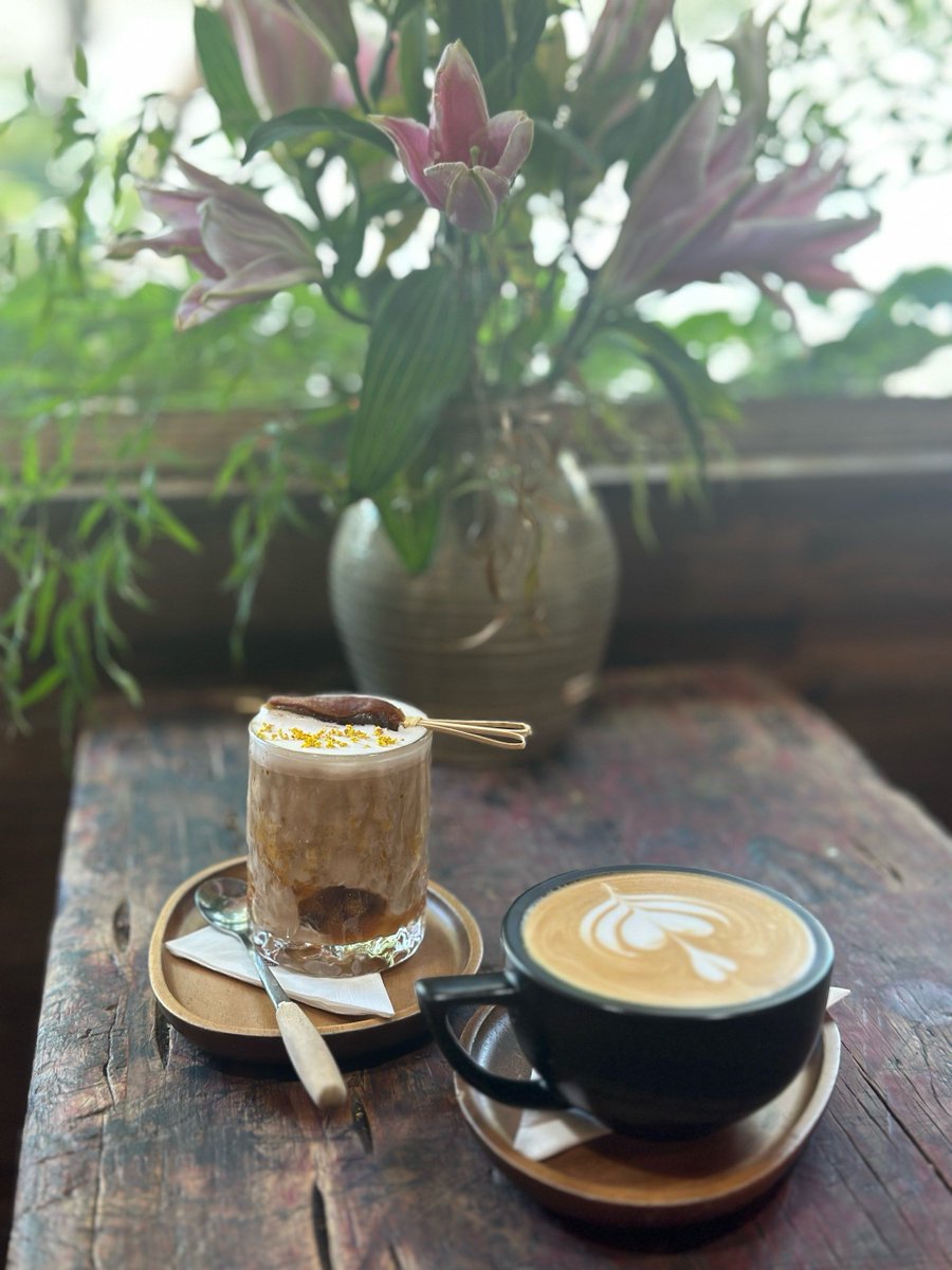 dharam_ra's tweet photo. Just sipping iced coffee and people-watching at the sunlit sidewalk café—this is the perfect lazy weekend vibe. https://t.co/dodA35gV99