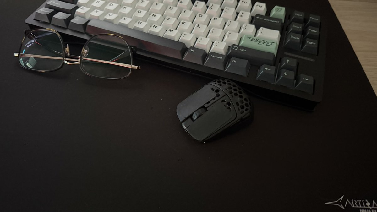 moths65's tweet photo. @wexosu i splurged on the hsk pro and i truly believe once you go fingertip u don’t go back https://t.co/PAQ9gbpuJV