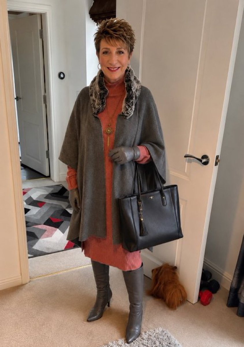 heellover955's tweet photo. The gorgeous mature @isabeltgirl 

Stunning selection of boots https://t.co/p39mqccwAt