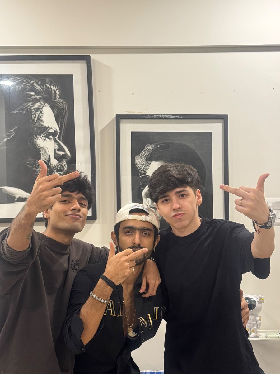 MAMACHILLER20's tweet photo. Brothers❤️ https://t.co/TznuoCaYrD