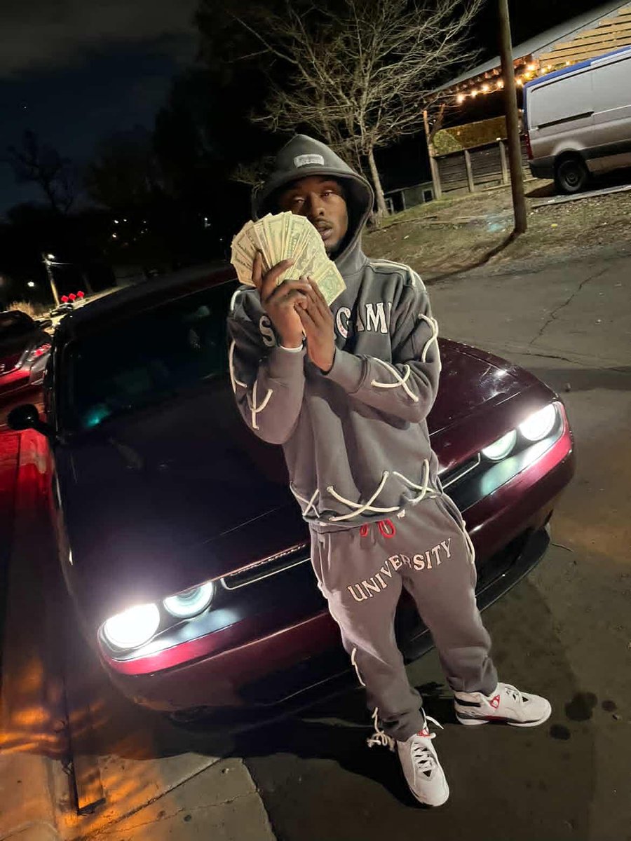 MoneyBoi4545's tweet photo. Money 💰 &amp; motion 🧳 https://t.co/P9RFkbt00y