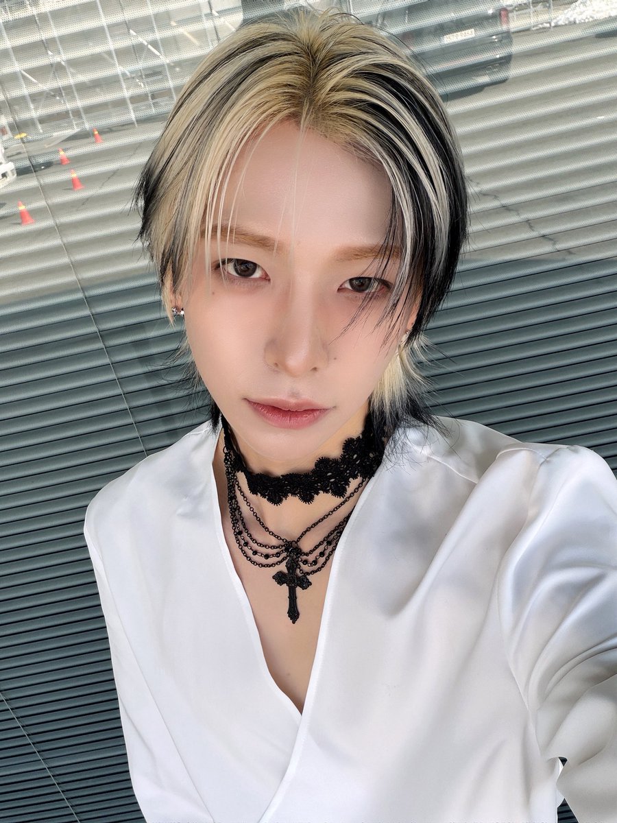 hrtz4jyo's tweet photo. there's boba eyes and then there's jiho's black hole/void eyes and i'm quite happy to get stranded in this void tbh https://t.co/0NJalioizK