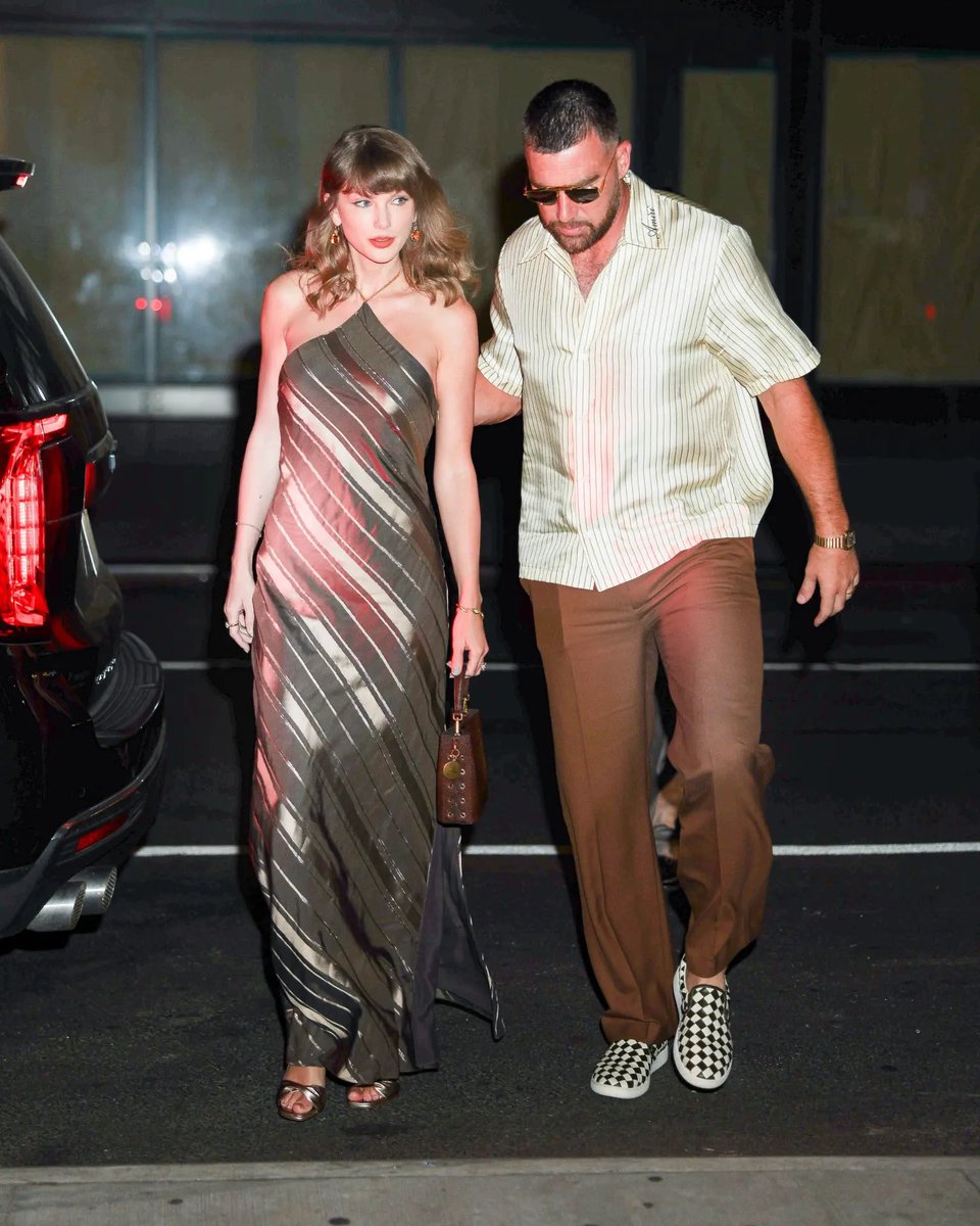taylormoments13's tweet photo. first pap as a couple vs first pap as a MARRIED couple 😭😭😭 https://t.co/sQYStKuqAk