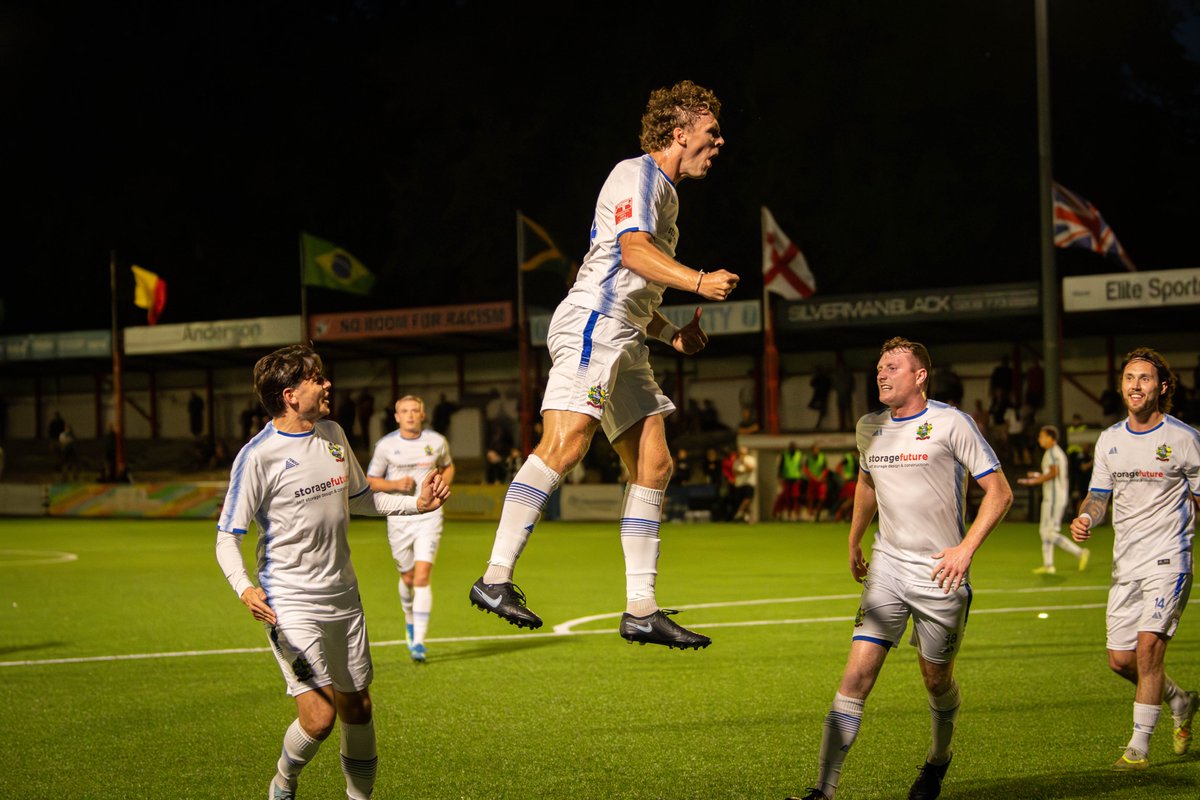 GRTPhotography's tweet photo. @HanworthVillaFC @TheCurfews @SouthernLeague1 @garyabs @drfc_official @Argyle 2026/27 Season Thread - Match 13

@CarshaltonA_FC 1 - 2 @TheCurfews 

Superb first half from Chertsey, followed up by some brilliant backs to the wall defending for the final twenty to progress in the FA Cup. https://t.co/pkyhL66LT0