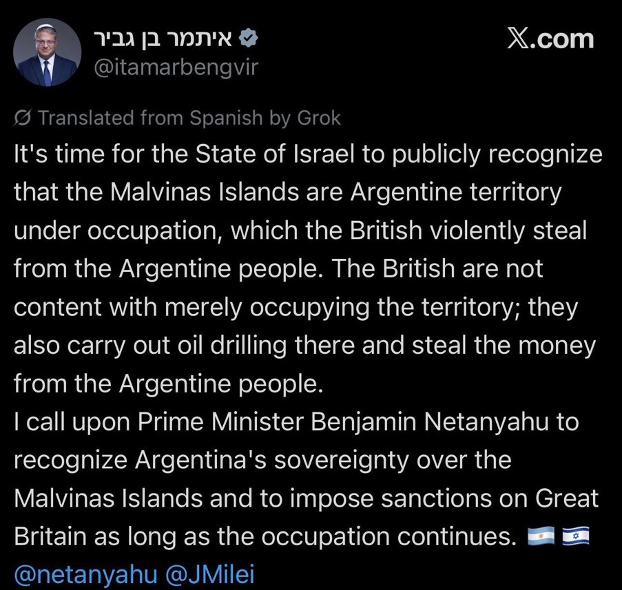 DrDemirdasEn's tweet photo. İsrail hükümetinin ruh halini temsil eden Ben Gevur, İngiltere’nin 1982’de Arjantin’le savaştığı Falkland Adaları’nın İngiltere’ye değil Arjantin’e ait olduğunu söyledi.

İsrail’in İngiltere’yle dalaşmaya başlamasının meyvelerini Türkiye, Kıbrıs’ta yiyebilir! https://t.co/zLlDHoUfPK