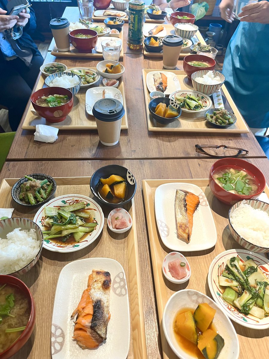 DJYossyCooking's tweet photo. 土曜日の写真。作詞家で作家の吉元由美さんの五行詩のクラスのあとのランチ。
nimoではランチ付きセミナーなども。
夜のメニューとは違ってカジュアルですが、和定食など人気です😋

#nimo  
#nimoでセミナー 
#ランチ付きセミナー
#和風ダイニング三宿nimo https://t.co/UzjRMk37Vj