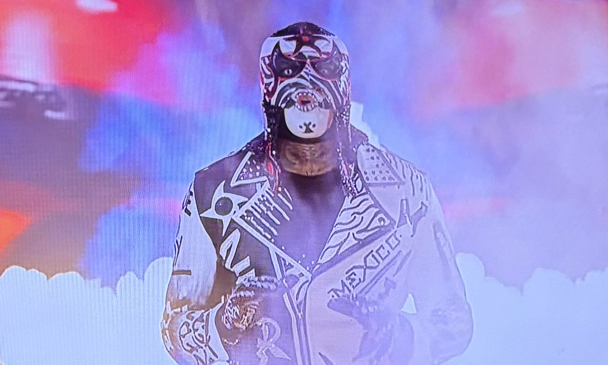 FadeAwayMedia's tweet photo. “ROMAN REIGNS I RESPECT YOU, BUT I DONT FEAR YOU” 

“MANY PEOPLE SAY THIS IS IMPOSSIBLE BUT IVE BEEN DOING THE IMPOSSIBLE MY WHOLE CAREER” 

- PENTA IS READY FOR HIS WORLD TITLE MATCH 

#WWERAW https://t.co/JdF6tr9E37