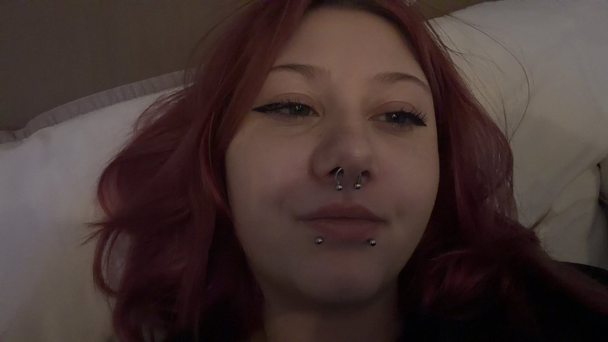 NeonIsEmpty's tweet photo. my throne and venmo are in my bio.. drain your wallet for me or get out of my dms 🥱 no one likes a worthless sub 😚 https://t.co/ysvr9L1yMr