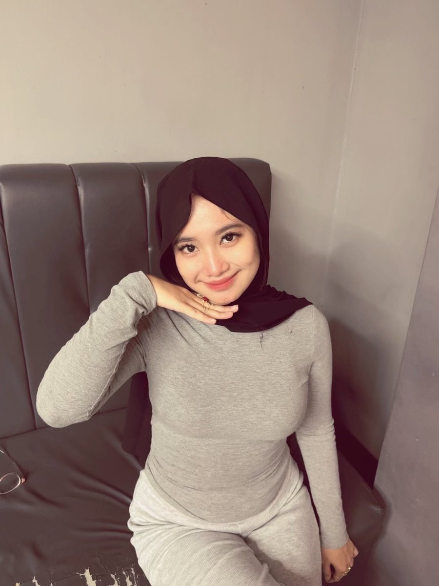 mdnghtsmr's tweet photo. chudai
.
.
.
#jilboob #hijab #nsfw #nsfwtwt https://t.co/m1PoK9dcbS