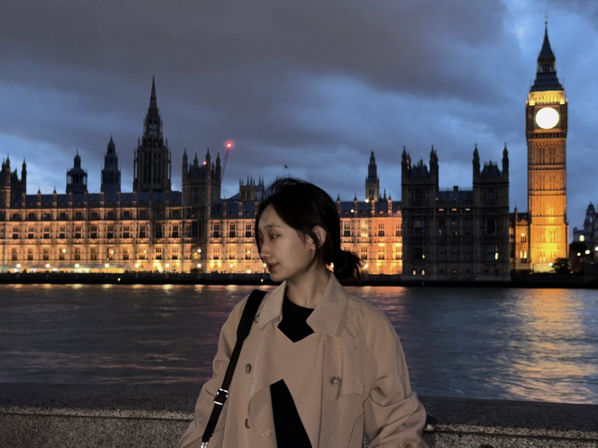 OW_S_M's tweet photo. So long, London.
#London #LondonLife #Thames #Westminster #BigBen #Time #LondonNights #TheShard #Night #Lights https://t.co/p6scGz5kOJ