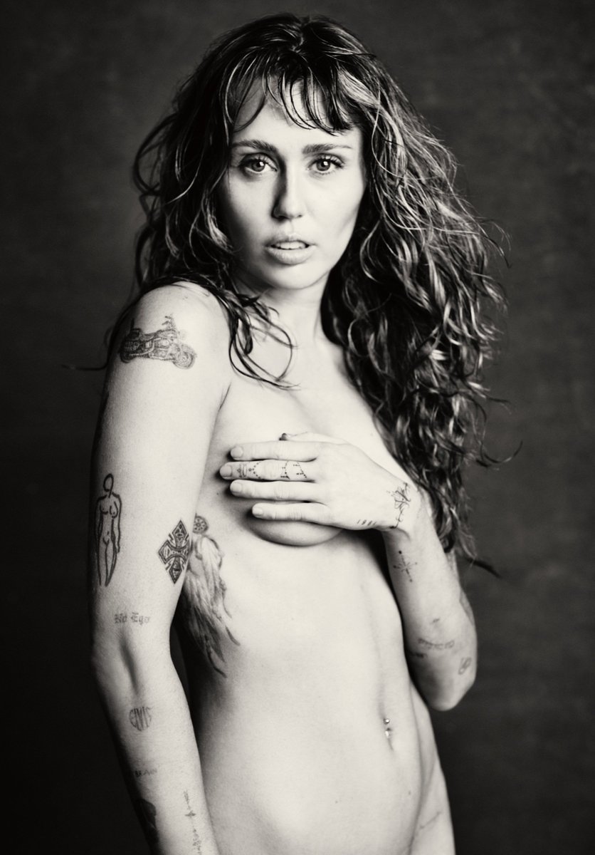 BabesInPictures's tweet photo. Miley #Miley https://t.co/MzSlfrnYaX