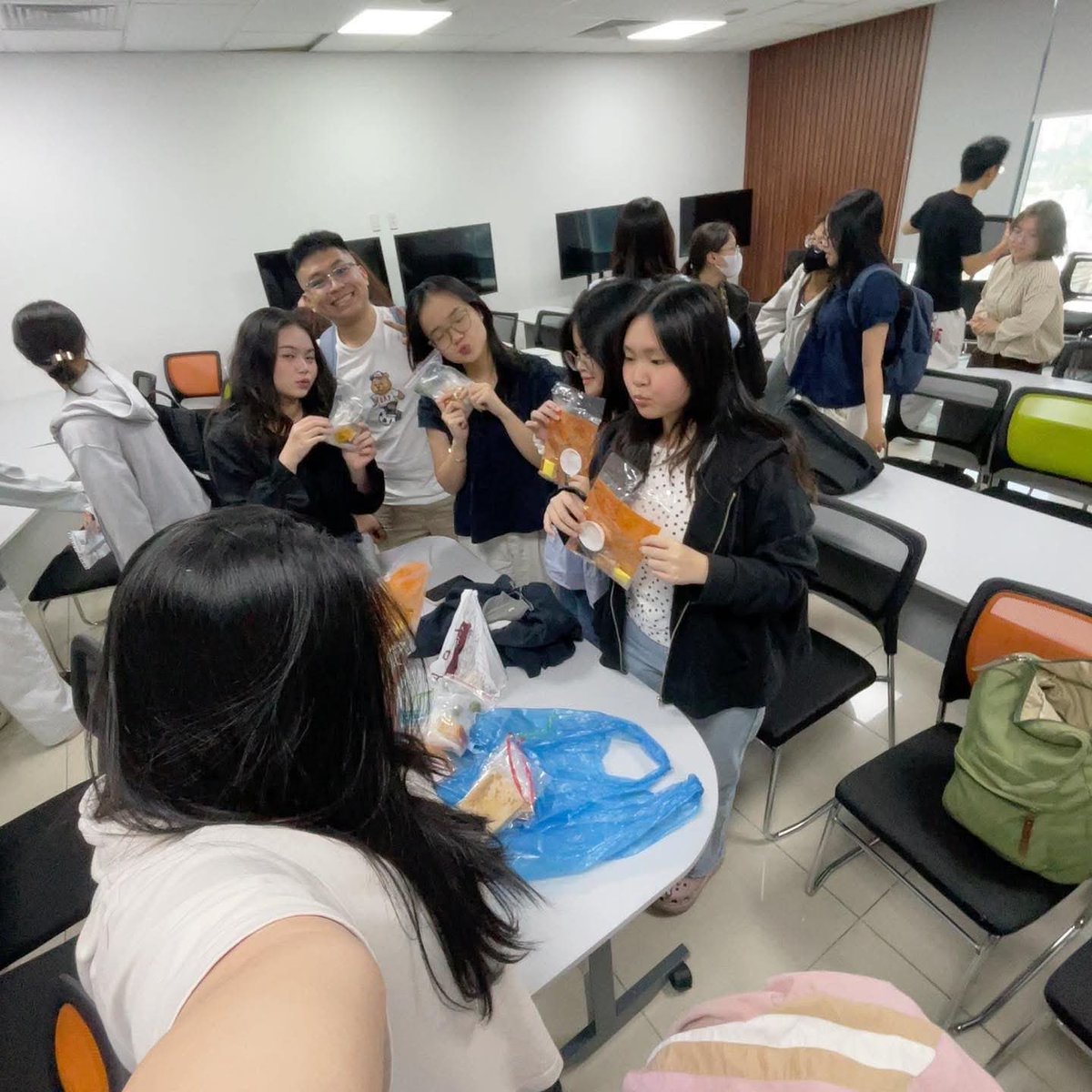 pubieter's tweet photo. jusx law hôy mà ta nhỉ https://t.co/DmzPUkRoxz