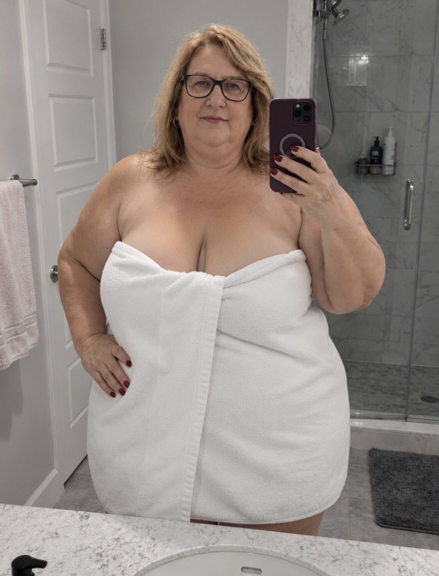 MichelleKi71bo's tweet photo. Can I show you my naughty side? 😈 https://t.co/KWOoD70QU9