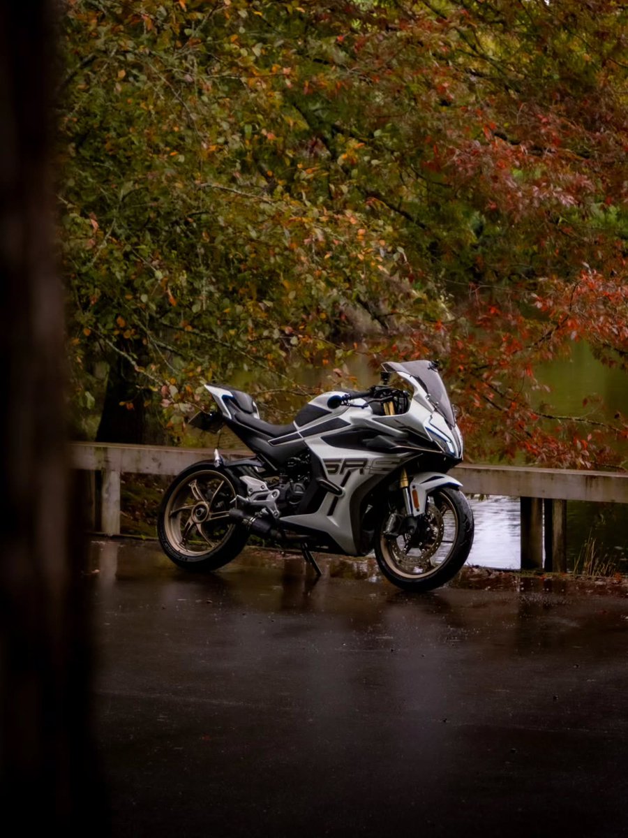 JoaquinHocking's tweet photo. White-on-white storm wash, yet still flawless. Shot at McLarens Falls the day after Cyclone Vianu. https://t.co/vSCQ1IESCm