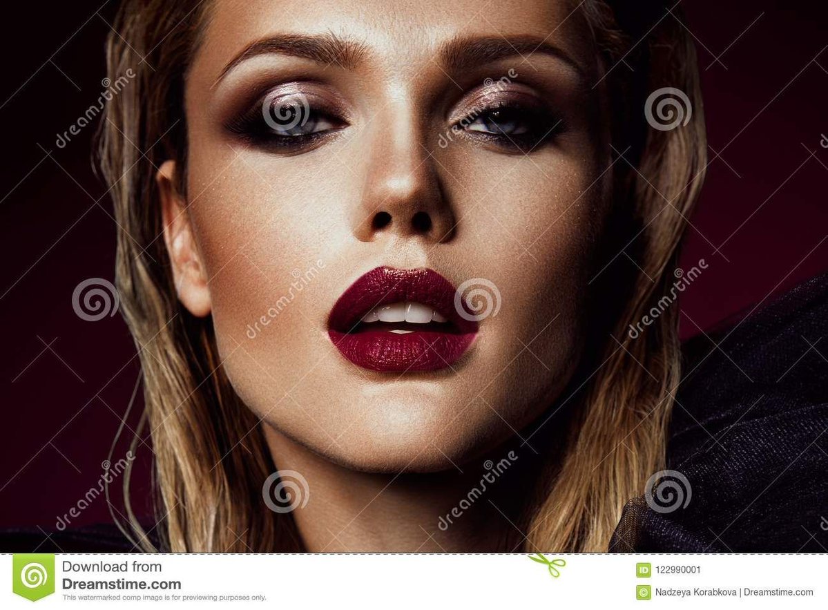 eliothinh913149's tweet photo. Nhan sắc cân mọi loại son💅 #tanbangphongthan #viral #abcxyz https://t.co/RqXTh0LVVf