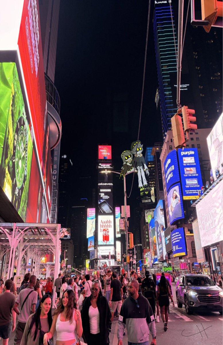 Chicken_tire's tweet photo. Time Square

#envy https://t.co/Ei5jUaWhru