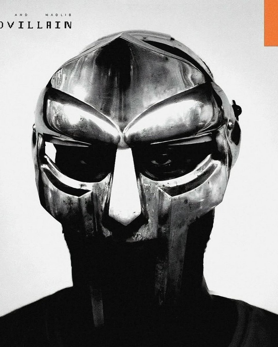 headuptwinn's tweet photo. MF DOOM’s legendary mask took direct inspiration from Maximus’s helmet in the film Gladiator (2000).

The helmet was designed by New York graffiti artist Blake “KEO” Lethem, with him and MF DOOM working closely during the creative process

📲 always keep your @headuptwin https://t.co/Meh9HQLfx5