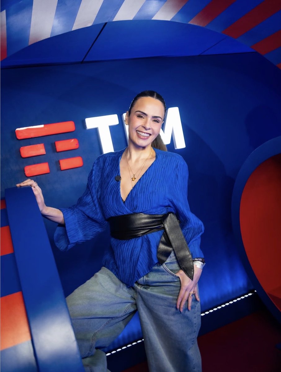 SupportRenault's tweet photo. DESLUMBRANTE! Ana Paula Renault nova foto para o Rock in Rio com a Tim. 

ANA NO ROCK IN RIO + #AnaPaulaNaTim

#TeamRenault  #BBB26 #Anacampeã
 #TIMNoRockInRio https://t.co/kwxVErn4cy