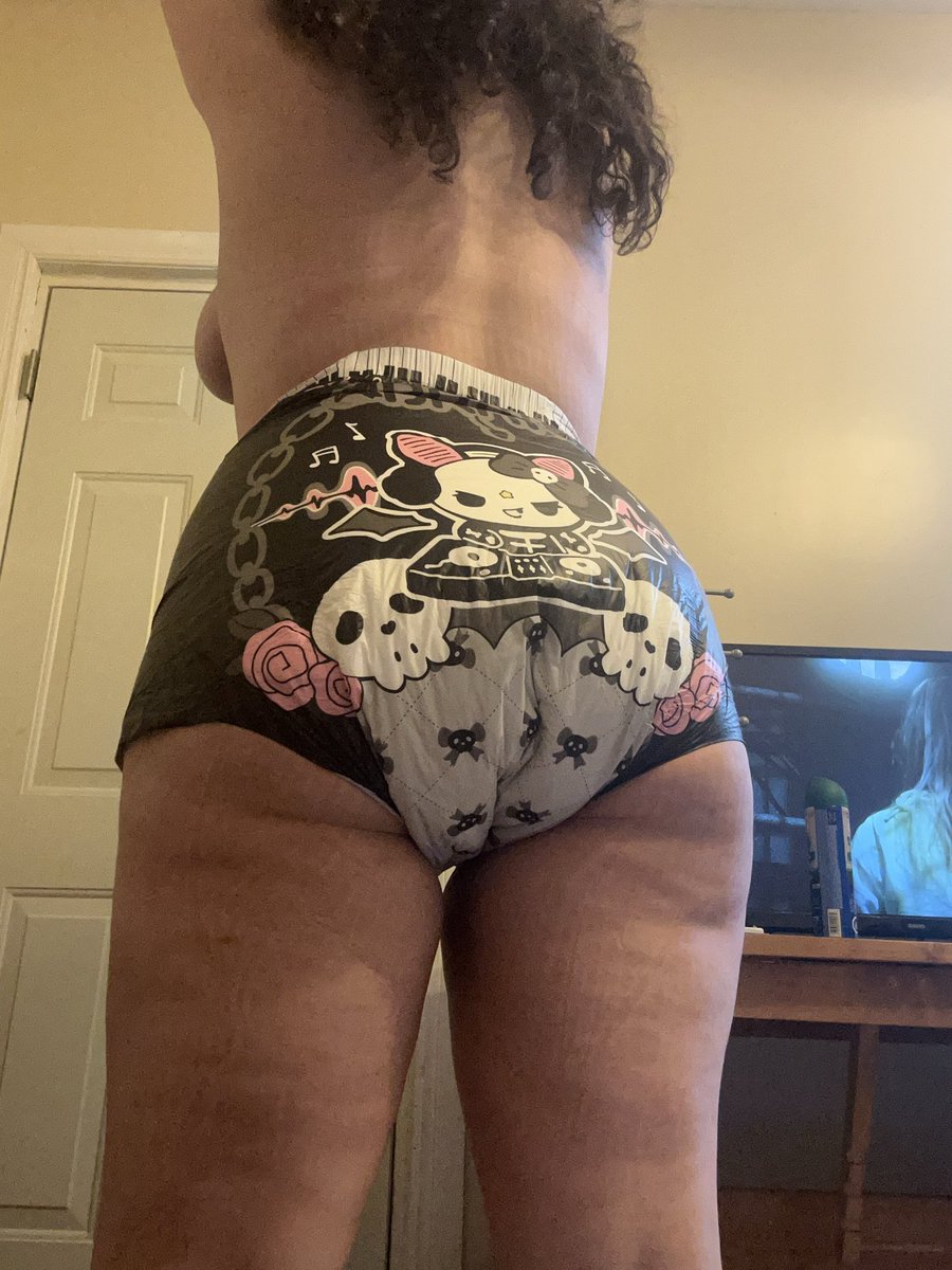 abdlthrowaway23's tweet photo. Fresh padding at my new pad - just moved into a new place and ready for some diaper time 😜💖 - DM
#abdl #diaperporn #diaper #diapergirl #wetdiaper #kinky #ddlg #padded #abdlmessy #abdlgirl https://t.co/2SvRROeqsQ