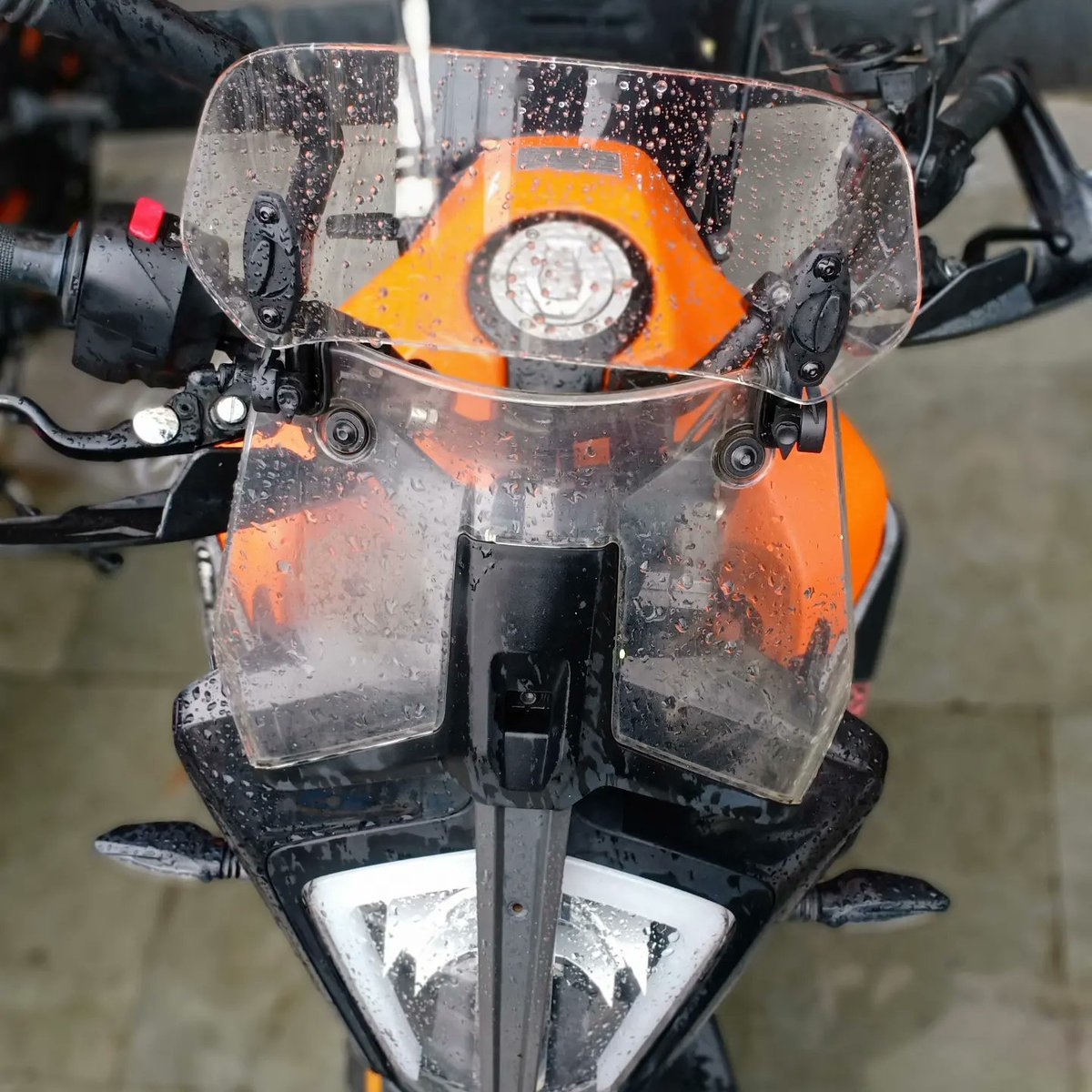 LibbieKaramhc's tweet photo. ADV 390 windshield extender https://t.co/pyxZNKLO4F