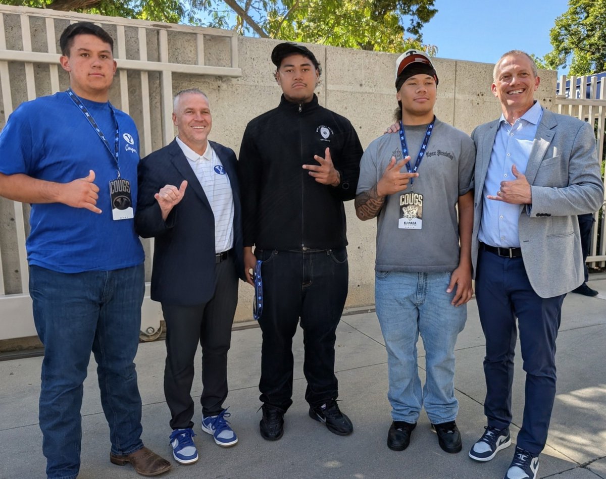 MrzFinau's tweet photo. There's so many surprises during @theehamee unofficial visit with his teammate @austingalindo62 and cousin @KJPaea_24 this past weekend.

The President and Vice President of BYU casually walking around talking with the recruits. Literally shook hands with everyone. Chatted and felt like our presence mattered. 

The students arriving 3 hours early and took up most of one side of the stadium. All hyped from start to end. All sober mind you.

Seeing @pakifinau53 first game live and direct. Royal Blue seems electric in the LES stadium. I'm not even exaggerating.

All the players walk along the sides of the stadium after the game greeting and thanking the fans. Whaaaat?! That's a thing. I know! To see how happy the kids are to high five the players. My heart 💙

We loved it! Thank you @BYUfootball for such a memorable visit. 

@OakHillsFootba1