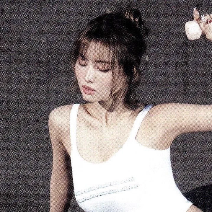 momo on X / X
