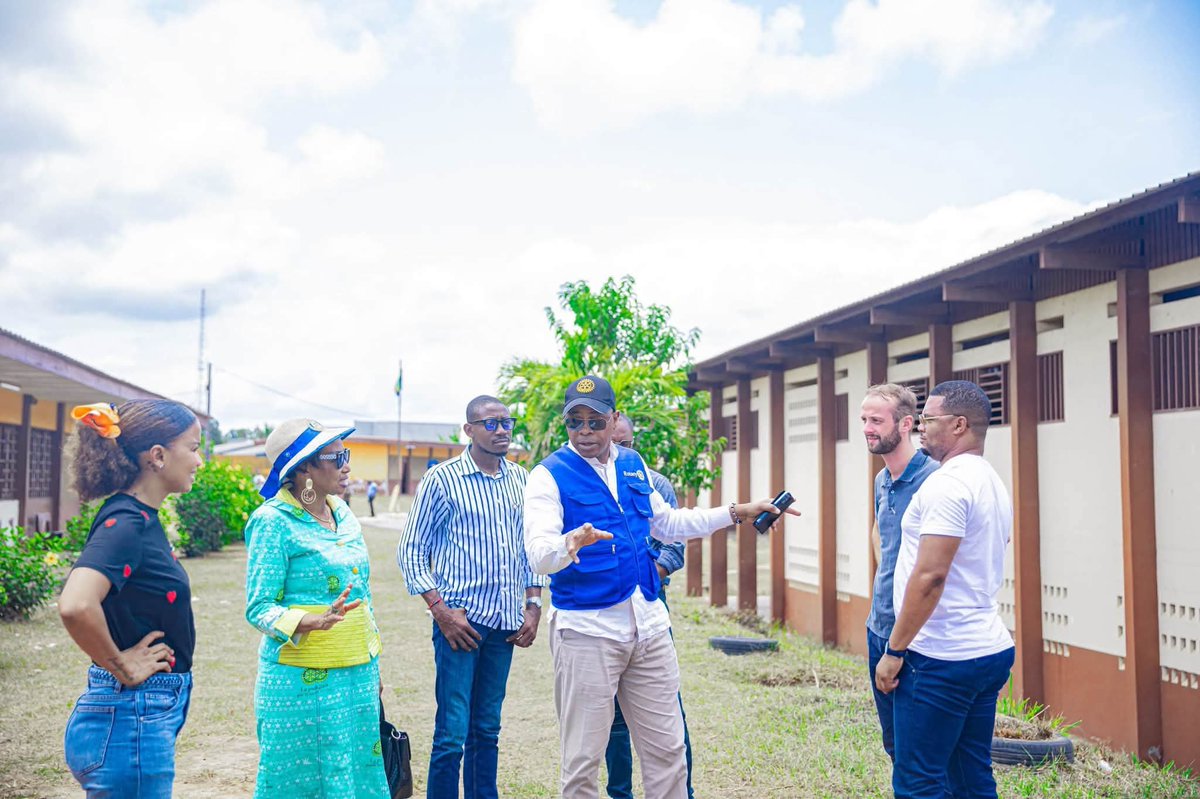 IgnaceEngone's tweet photo. REMISE DE L’ACTION ASSAINISSEMENT 
LYCÉE TECHNIQUE NATIONAL OMAR BONGO 
ÉCOLES OCTRA 1 et OCTRA 2

Ce 3 septembre 2026, le RC Libreville Sud à livrer aux chefs d’établissement du lycée Technique National Omar Bongo ainsi qu’aux écoles octra 1 et 2. https://t.co/A9VLue5LZA