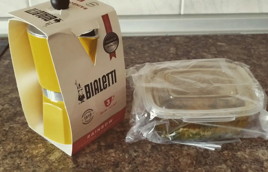BettySimis9r's tweet photo. You meet your friend for breakfast, and he gifts you a proper coffee maker and a tray of Madrid’s best anchovies. Love you, @emanzanaressainz—here’s to many more years of friendship. https://t.co/egN7BWNKo9