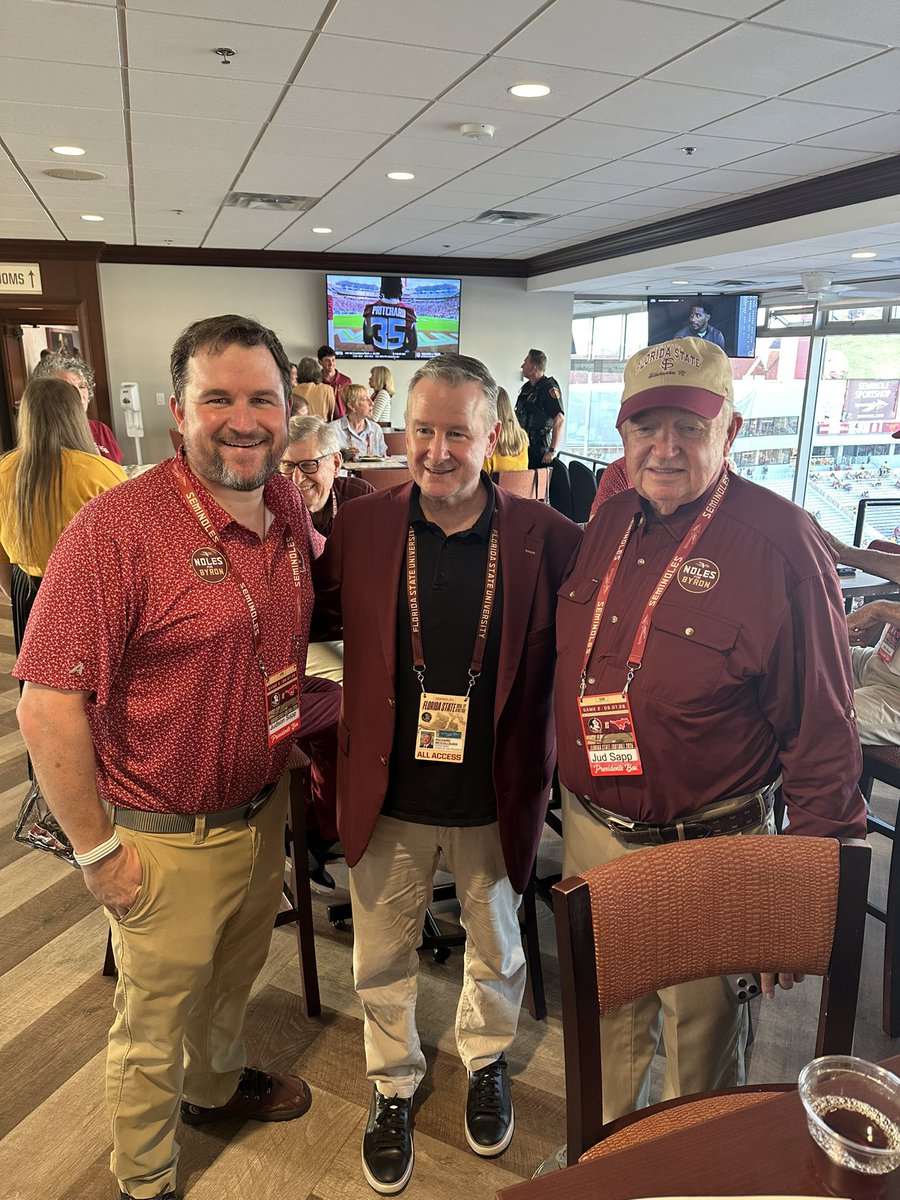JudsonSapp's tweet photo. Ready for some Monday night football! #GoNoles @JimmyPatronis @ByronDonalds @PresMcCullough https://t.co/QKGNtUqPES